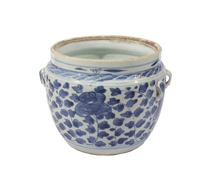 A 19th - 20th century Late Qing (Republic) blue and white Kamcheng jar