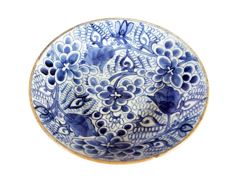 A blue and white peony pattern dish