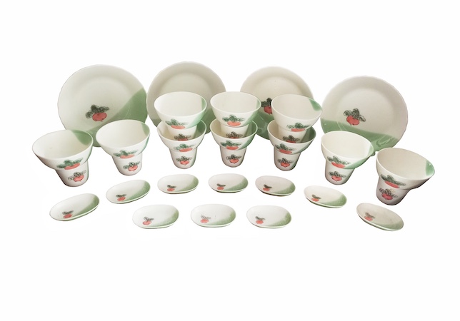 A group of fourty four pieces Japanese polychrome beetroot dinner set consisting of four dinner plates, ten saucer plates, ten small cups, ten soup bowl, ten spoons
